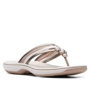 Clarks Cloudsteppers Breeze Coral Flip Flops sandals tan white - 9